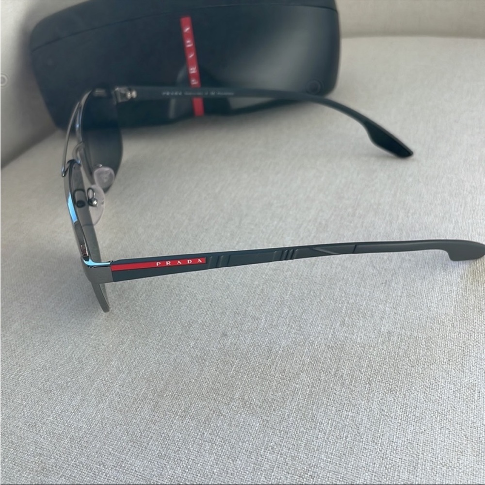 Authentic Prada sunglasses - Picture 4 of 9